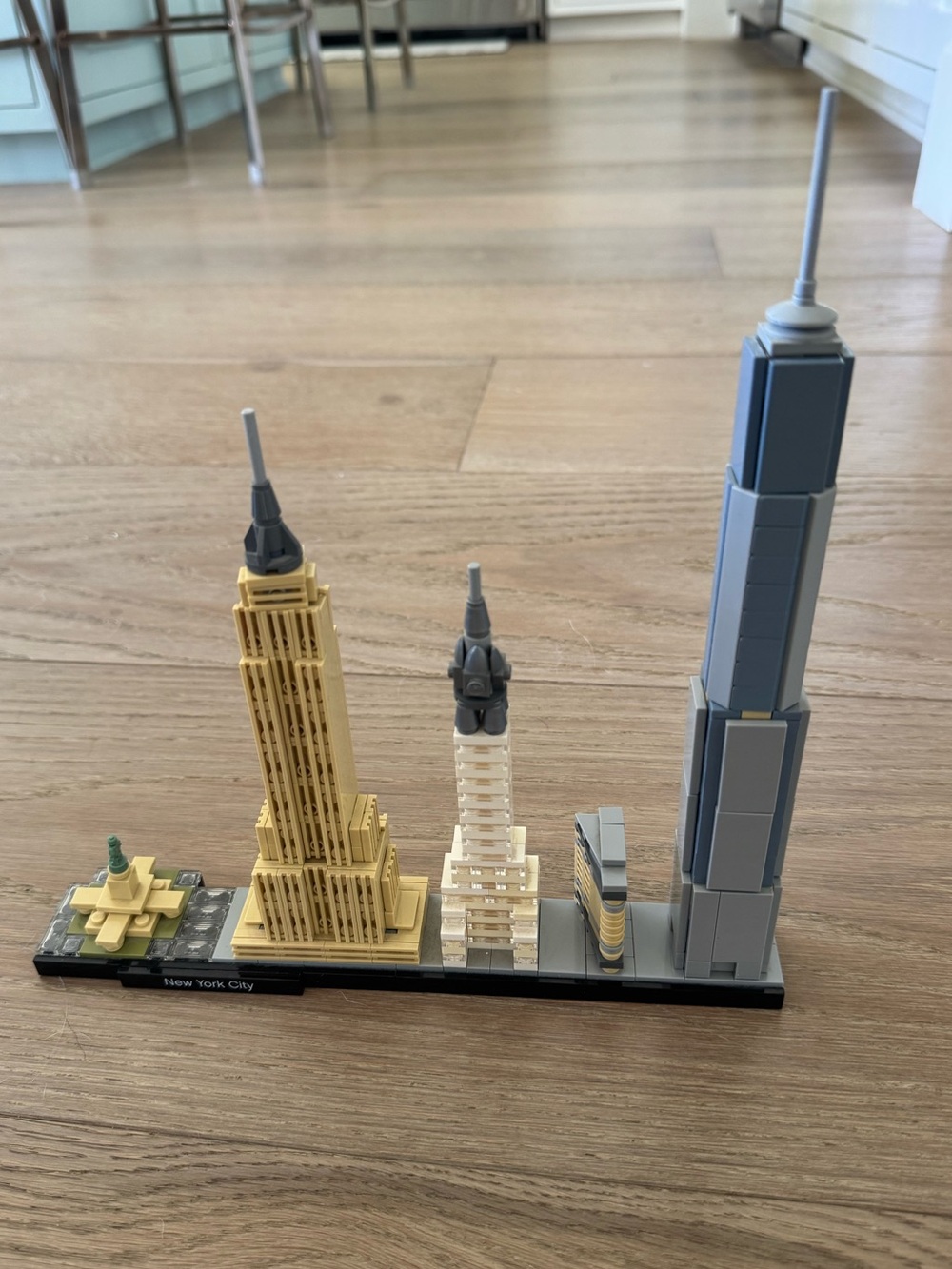 Lego Architecture New York City Landmark Miniature Set - Gold, Gray, Cream - Picture 3 of 5